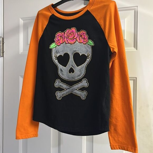 Celebrate Halloween Glitter Skull w/ Cross Bones and Roses Baseball Shirt- 7/8 - Picture 4 of 16